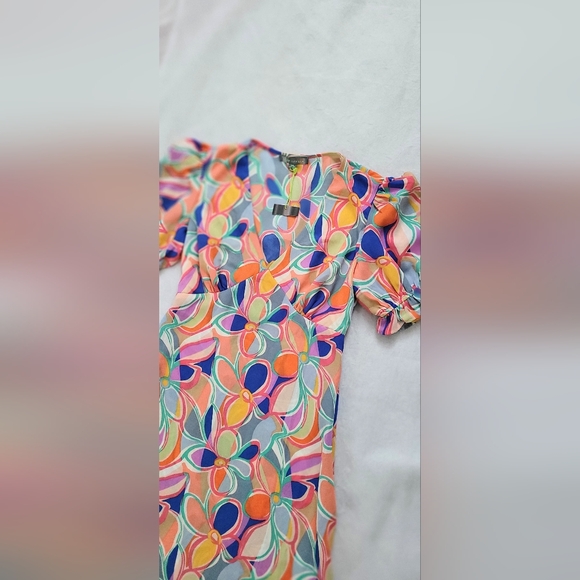 NWT! Floral Mod Good Luck Gem Women's Puff Sleeve Minidress Size XS - Picture 3 of 12